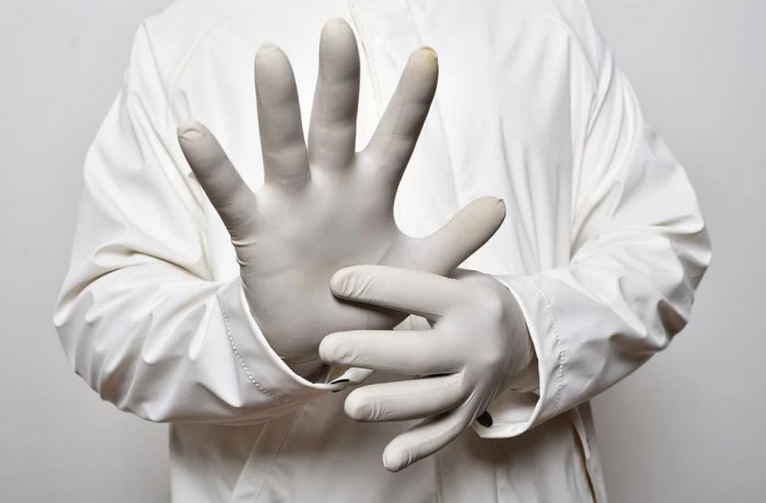 Pół miliona rękawiczek od PZU dla służby zdrowia