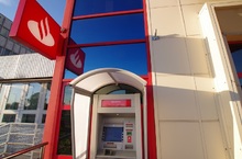 Santander Bank Polska wprowadza język ukraiński w bankomatach