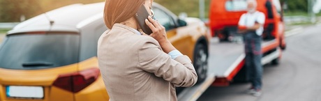 Awaria auta w trasie. Sprawdź, o czym trzeba pamiętać
