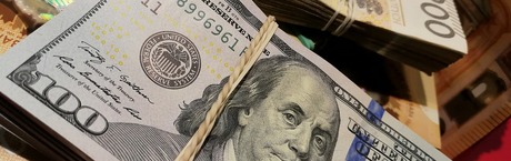 Dolar pozostaje słaby, złoty kontynuuje umocnienie