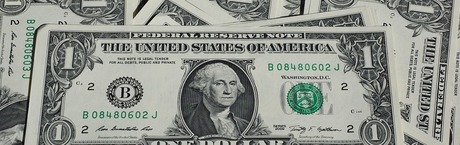 Dolar słabnie i słabnie