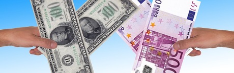 Euro tonie, ciągnąc na dno złotego