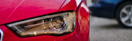 Firmowe auto z hulajnogą