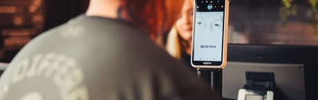 W 2023 roku więcej płatności biometrycznych
