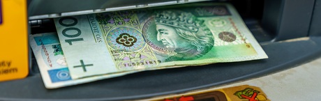 Wypłat z bankomatów najmniej od 14 lat