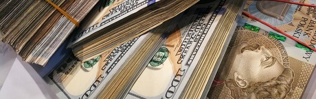 Złoty powinien umacniać się stopniowo