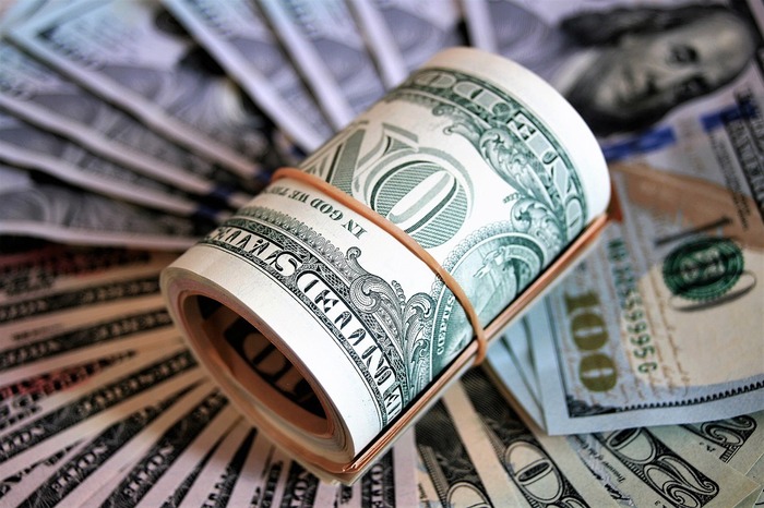 Dolar nadal mocny Dolar nadal mocny