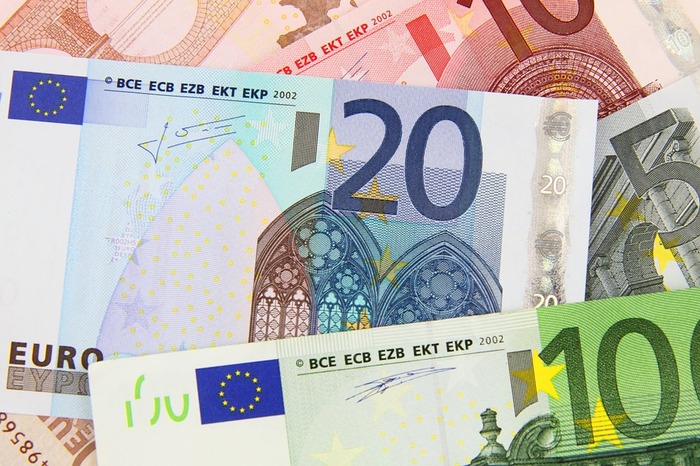 Obawy przed recesją uderzają w euro i złotego Obawy przed recesją uderzają w euro i złotego