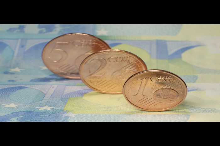 Polityczne problemy euro Polityczne problemy euro