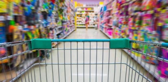 Szydło: podatek od hipermarketów ma pomóc małym sklepom Szydło: podatek od hipermarketów ma pomóc małym sklepom