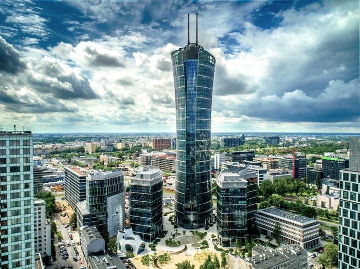 Wieża Warsaw Spire sprzedana za 386 mln euro