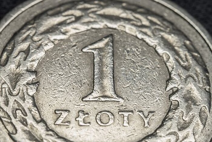 Złoty mocny i nie zwalnia tempa wzrostu