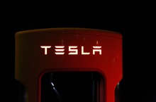 Czy Tesla jest warta 100 miliardów dolarów?