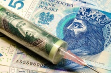 Polacy wydali 1 mld zł na ubezpieczenia zdrowotne w 2021 r.